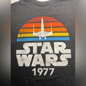 Star Wars 1977 Gray Large T-Shirt. Starfighter Sunset Rainbow Image Vintage Look